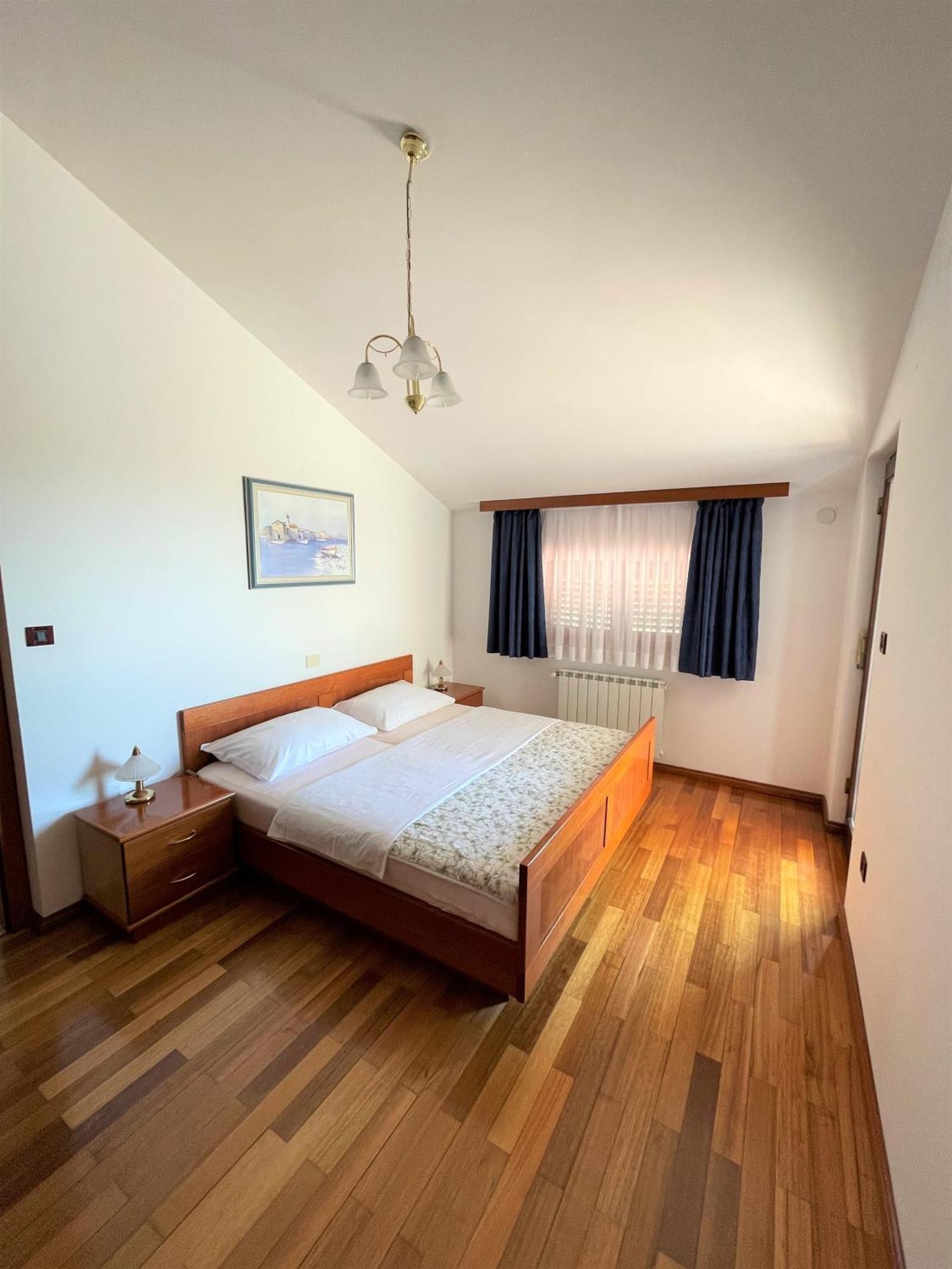 Apartments Villa Mirjam โปเรช ภายนอก รูปภาพ