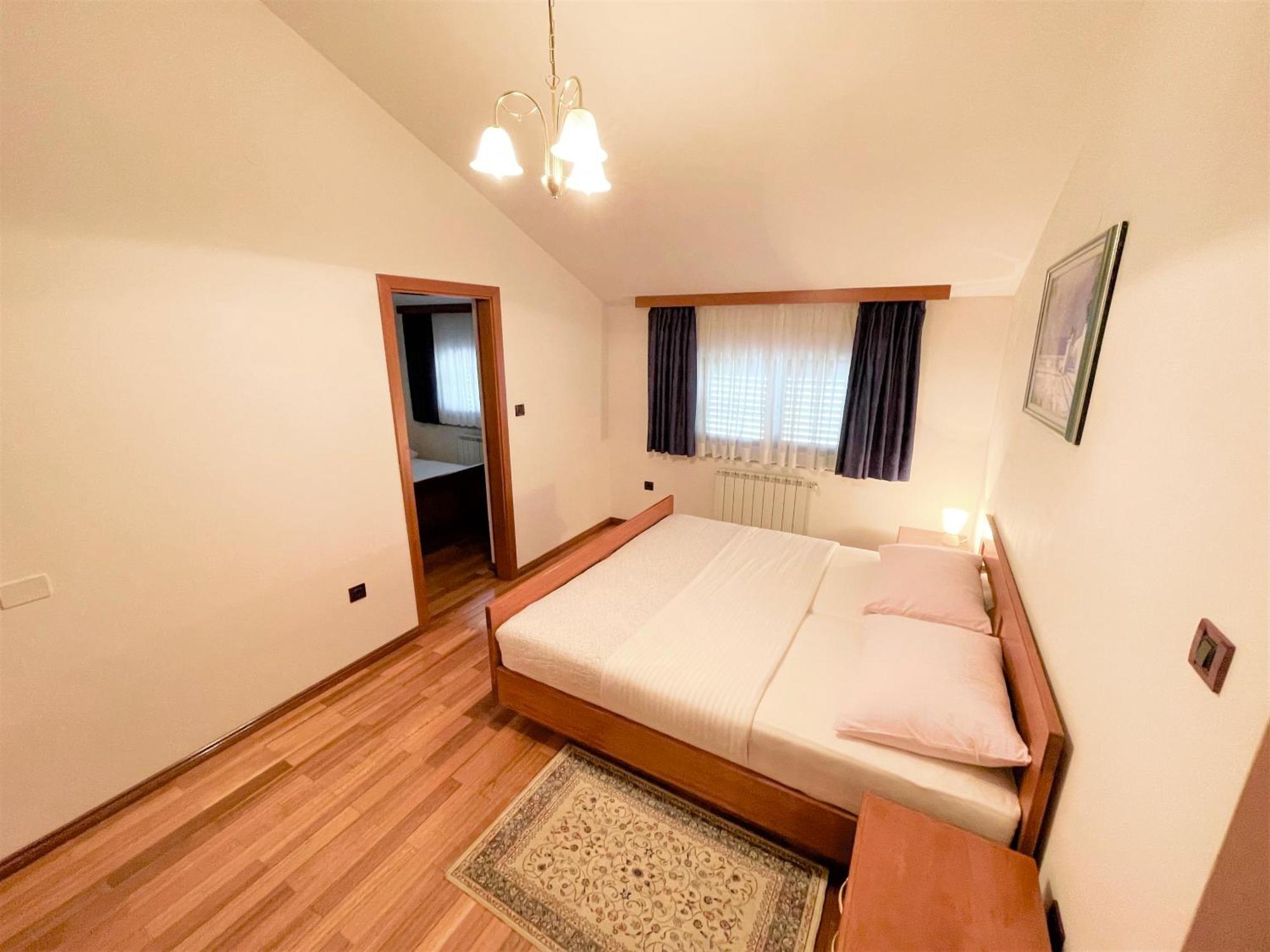 Apartments Villa Mirjam โปเรช ภายนอก รูปภาพ