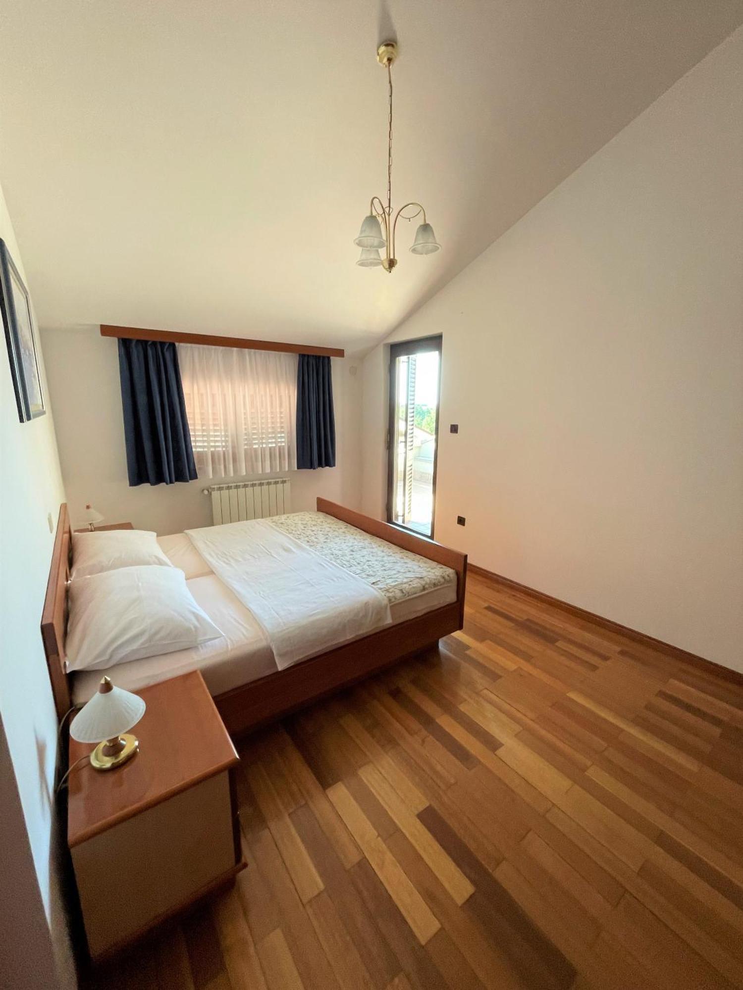 Apartments Villa Mirjam โปเรช ภายนอก รูปภาพ