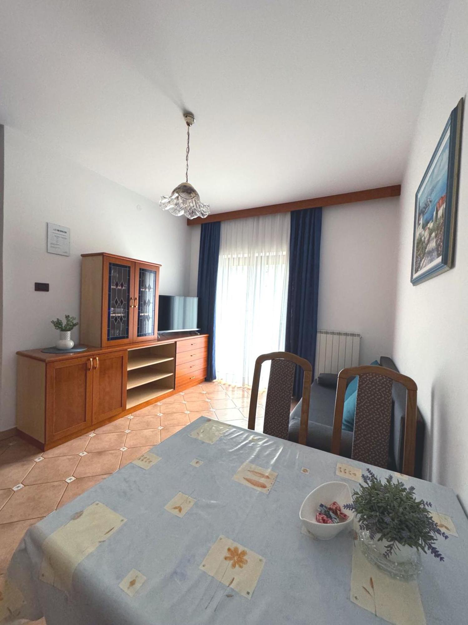 Apartments Villa Mirjam โปเรช ภายนอก รูปภาพ